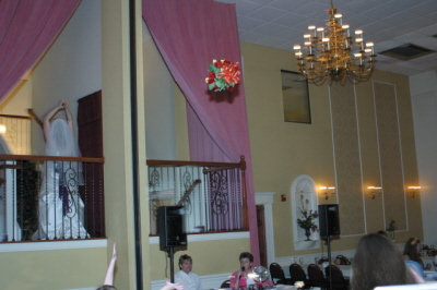 071006_Wedding Day_207_Reception_Bouquet Toss